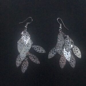 Earrings with Leaf-like Design